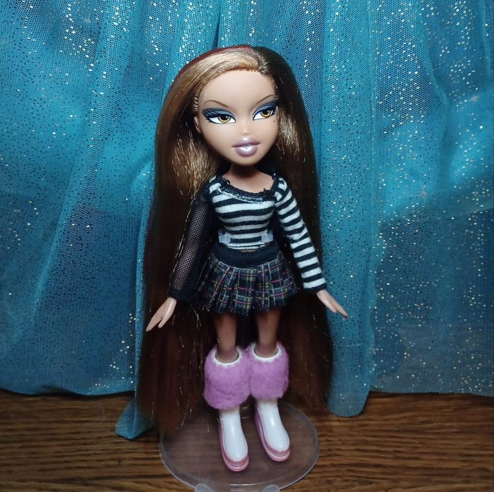 Bratz Doll - Magic Hair Yasmin